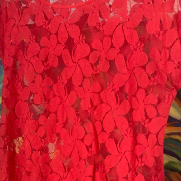Daniel Rain Red Lace Top - Picture 7 of 9